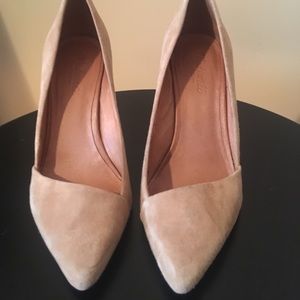 Nude suede pumps size 9.5